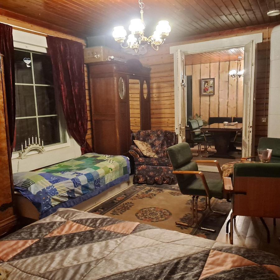 120 Yrs. Old Log House In Kuopio City Centre Extérieur photo