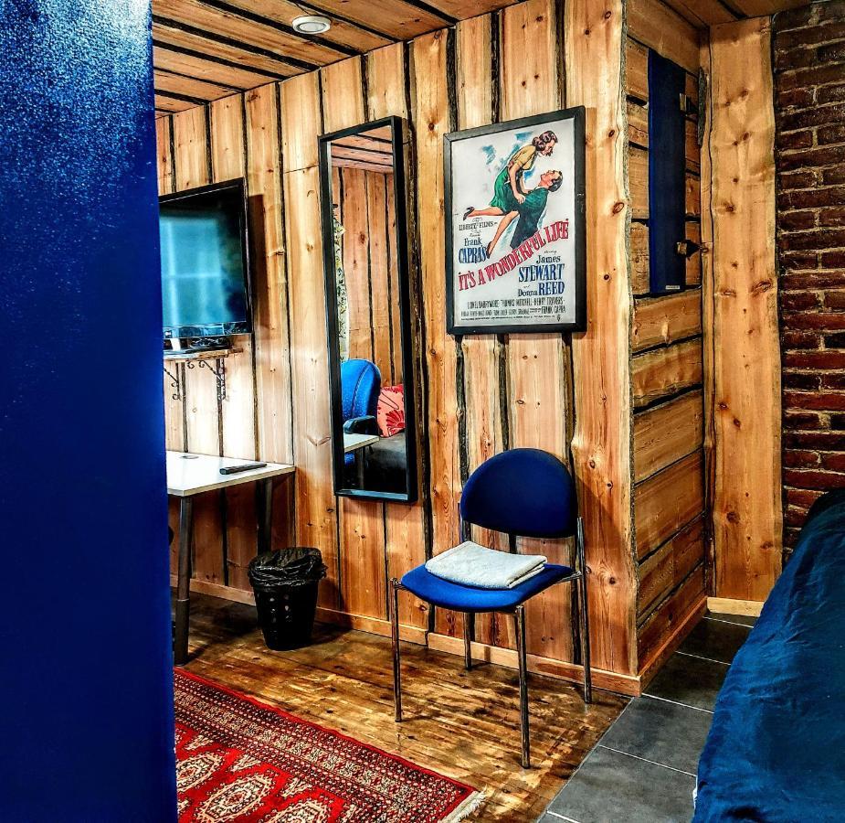 120 Yrs. Old Log House In Kuopio City Centre Extérieur photo